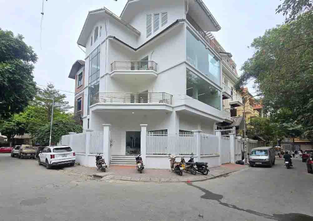 Bán biệt thự KĐT Trung Yên - Cầu Giấy Lô góc diện tích 185m2 5 tầng siêu VIP