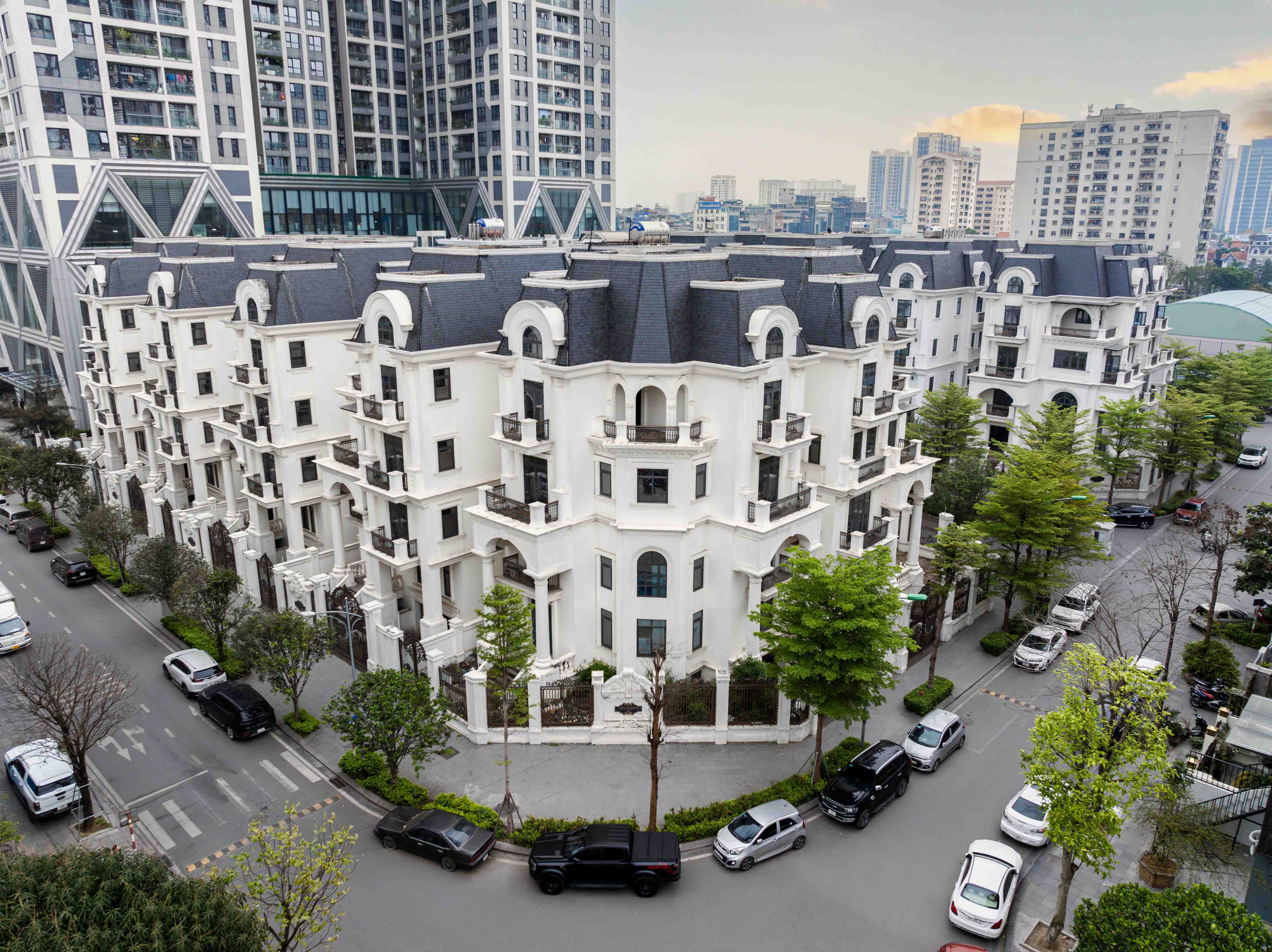 Bán biệt thự The Zei Mỹ Đình lô góc đơn lập 243m2 siêu VIP gía cực tốt. 