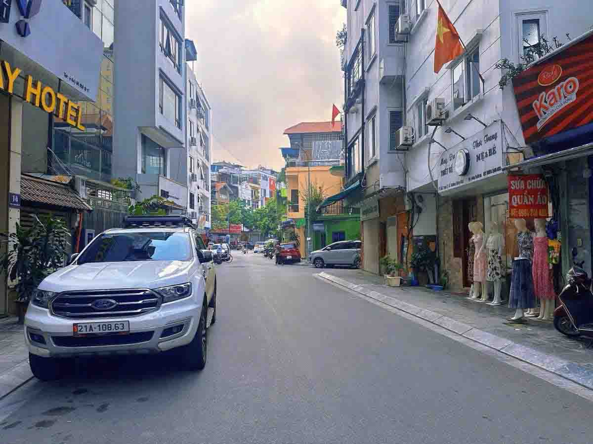 Bán lô đất vàng phố Trương Công Giai Cầu Giấy 259m2 Ô tô tránh - Vỉa hè rộng mặt tiền 8m giá cực tốt