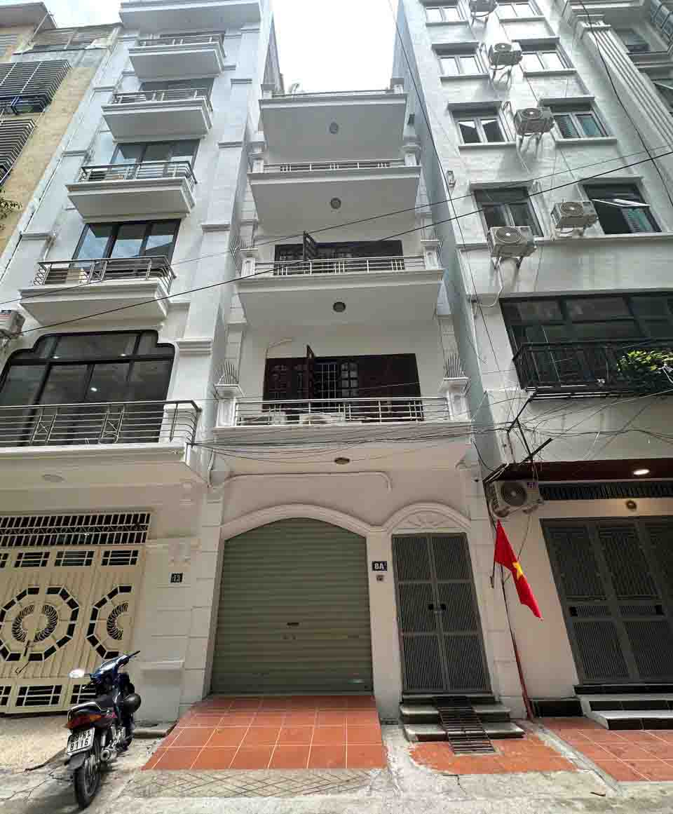 Bán nhà phố Phạm Tuấn Tài Cầu Giấy Phân lô Ô tô tránh 52m2 Mặt tiền 4,8m vị trí đẹp ngõ thông